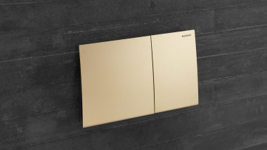 Geberit Sigma70 sárgaréz színben (© Geberit)