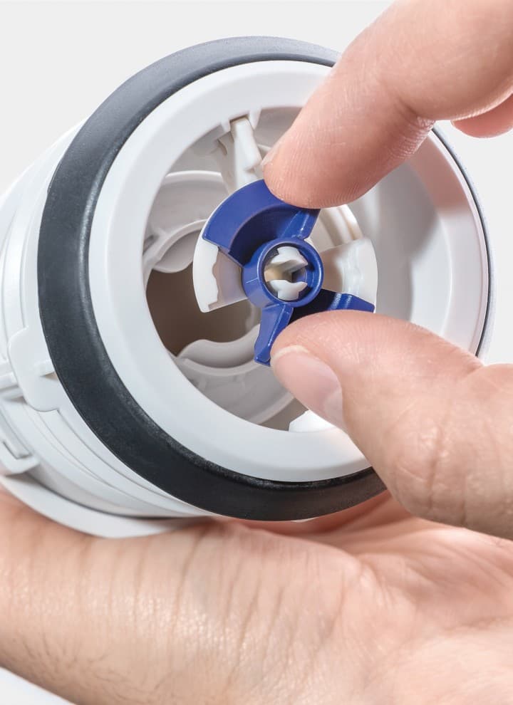 A Geberit tartály öblítőszelepe könnyen tisztítható (© Geberit) A Geberit tartály öblítőszelepe könnyen tisztítható (© Geberit)