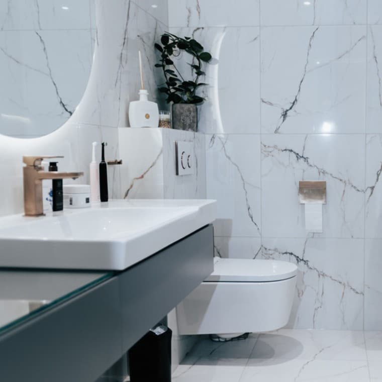 Felújított fürdőszoba Felújított fürdőszoba