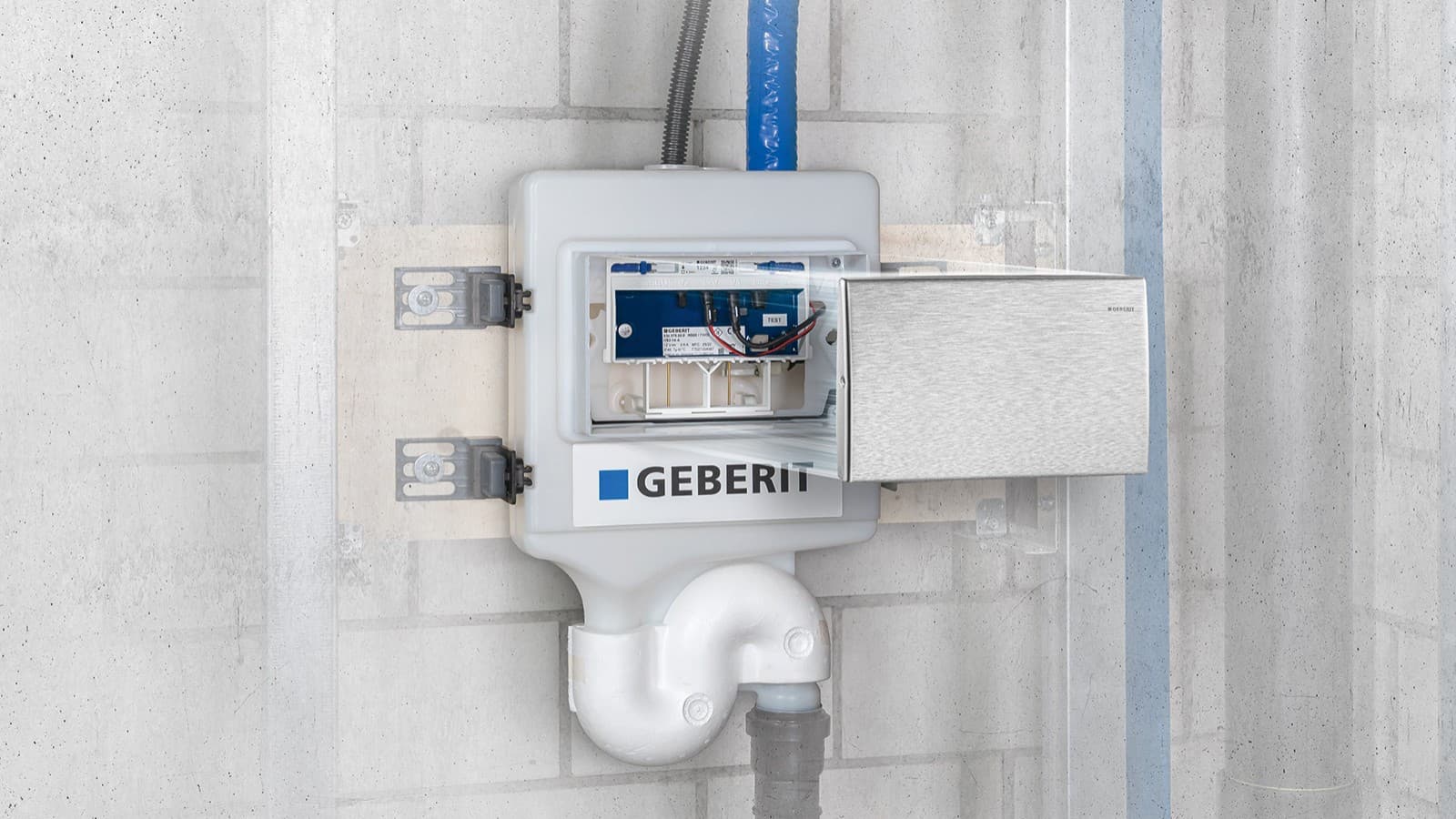 Egy, a felszállóvezeték végére szerelt Geberit HS30 higiéniai öblítőberendezés (© Geberit) Egy, a felszállóvezeték végére szerelt Geberit HS30 higiéniai öblítőberendezés (© Geberit)